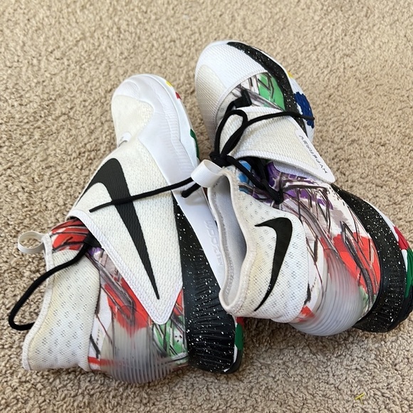 Nike Zoom SZ 11.5 HYPERREV  2015 net collectors society basketball shoes.
